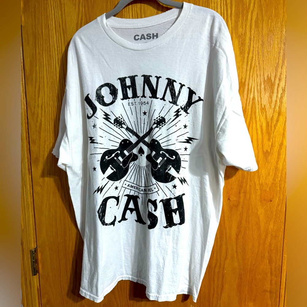 New no tag Johnny Cash graphic tee L/XL
